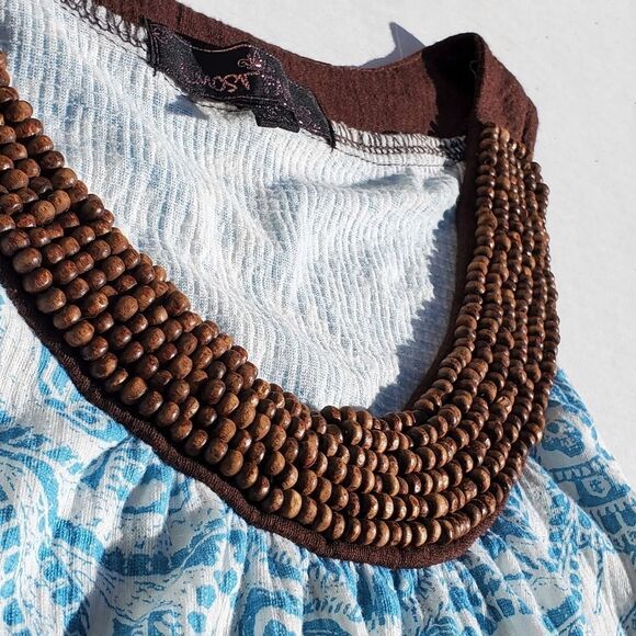 Beaded-neckline tank with elastic bottom by Almost Famous / Junior's Medium Med - Picture 4 of 8